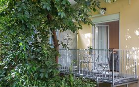 Luxury Rooms With Balcony